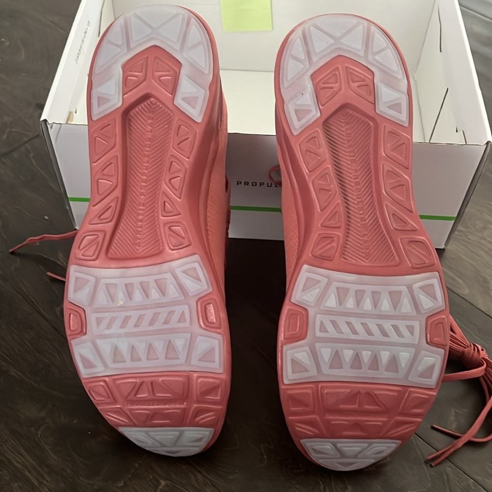 APL Men’s Techloom Breeze Cedar Red Sneaker, NWT - Picture 4 of 6